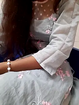 Snapshot of Aarti-kumri chatting on October 11, 5:30 am Aarti-kumri online show from October 11, 5:30 am