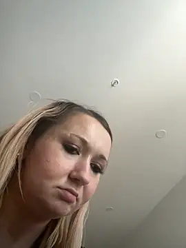 Tayah Pasadena online show from April 21, 2:47 am