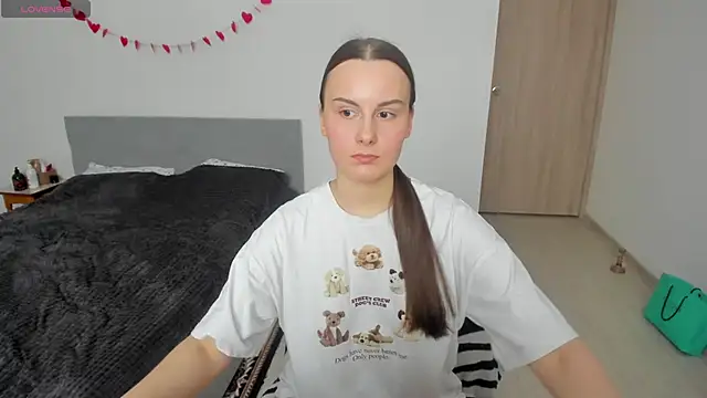 Kelly Cartier online show from February 17, 12:02 pm