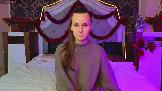 Kelly Cartier online show from January 17, 11:25 am