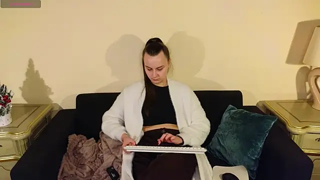 Kelly Cartier online show from January 15, 12:52 pm