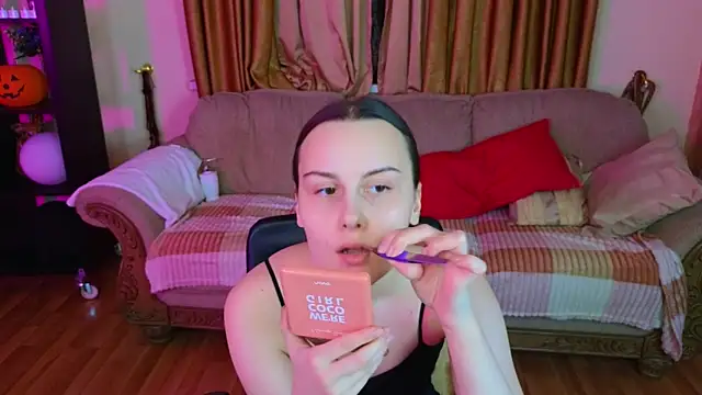 Kelly Cartier online show from November 9, 12:09 pm