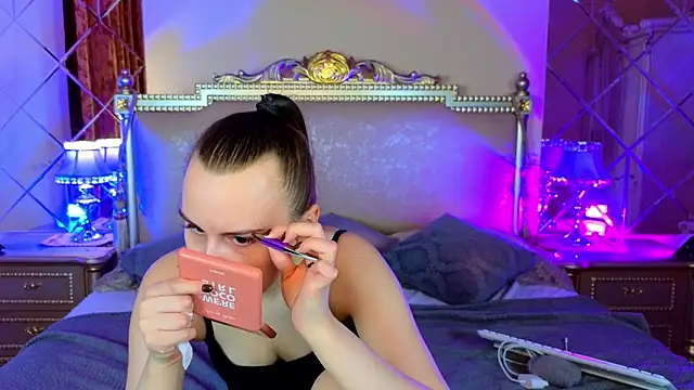 Kelly Cartier online show from November 26, 12:16 pm