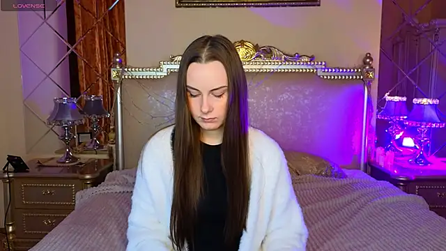 Kelly Cartier online show from January 13, 1:15 pm