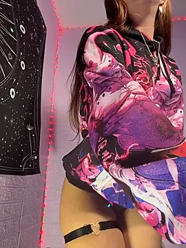 ZeziGamingg online show from February 15, 3:18 am