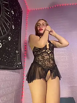 ZeziGamingg online show from February 12, 4:56 am