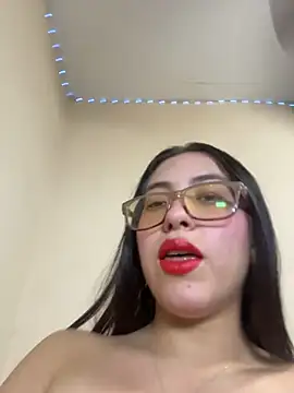 ZeziGamingg online show from November 2, 9:31 pm