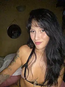 jepetitoiseau online show from January 17, 9:29 pm