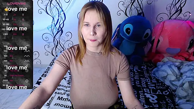 Snapshot of RoyAngela chatting on November 9, 5:39 pm RoyAngela online show from November 9, 5:39 pm