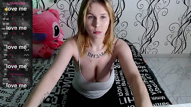 Snapshot of RoyAngela chatting on November 20, 4:51 pm RoyAngela online show from November 20, 4:51 pm