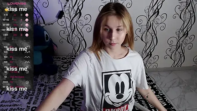 Snapshot of RoyAngela chatting on November 14, 1:59 pm RoyAngela online show from November 14, 1:59 pm