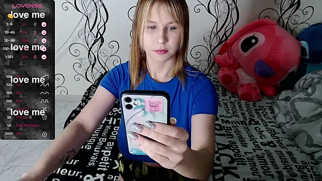 Snapshot of RoyAngela chatting on November 5, 10:02 pm RoyAngela online show from November 5, 10:02 pm