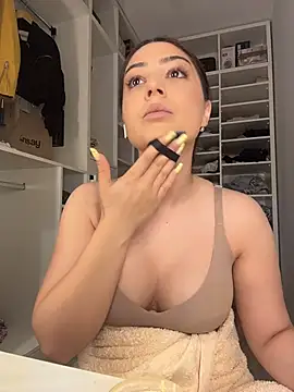 Snapshot of Lexi_Storm chatting on June 12, 5:05 am Lexi Storm online show from June 12, 5:05 am