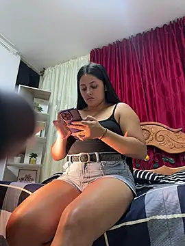 menna lee online show from April 21, 8:04 pm