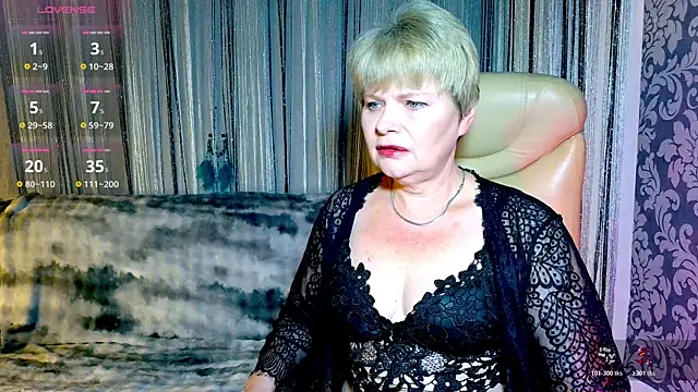 Snapshot of Tess_Terners chatting on November 9, 5:28 pm Tess Terners online show from November 9, 5:28 pm