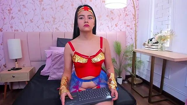 Snapshot of ariannaliss chatting on October 31, 12:24 pm ariannaliss online show from October 31, 12:24 pm