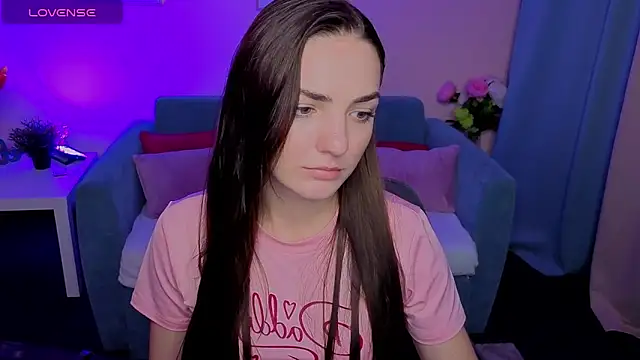 MyEllaLuvs online show from October 4, 8:21 pm