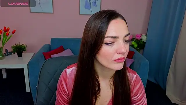 MyEllaLuvs online show from October 6, 8:20 pm