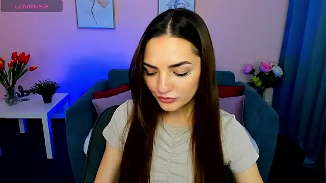 MyEllaLuvs online show from September 18, 8:12 pm