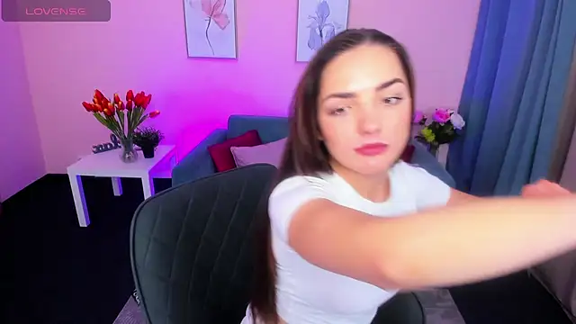 MyEllaLuvs online show from September 17, 8:33 pm