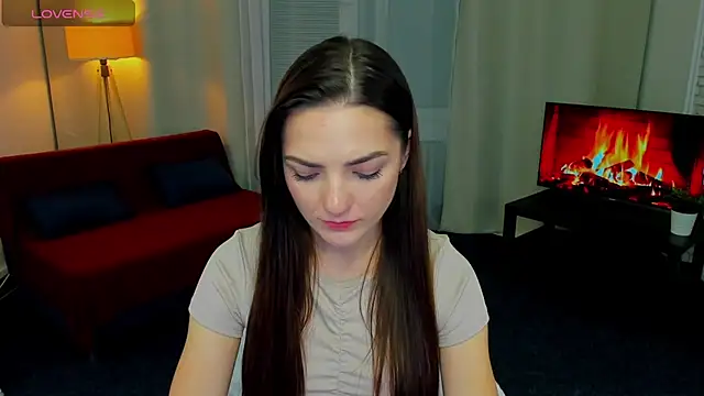 MyEllaLuvs online show from October 7, 8:10 pm
