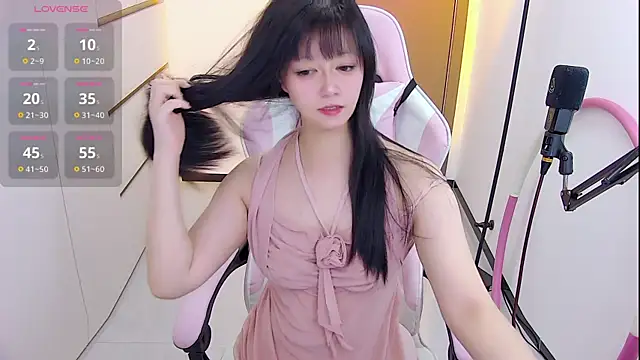 Snapshot of Fioriy66 chatting on June 14, 2:18 pm Fioriy66 online show from June 14, 2:18 pm
