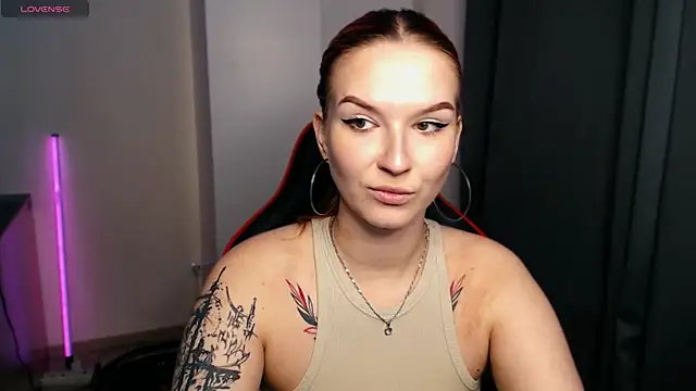 EileenKenner online show from April 9, 6:25 pm