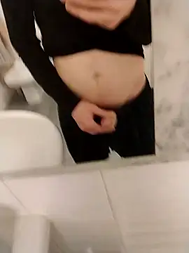 Baldassarre1990 online show from November 2, 1:32 am