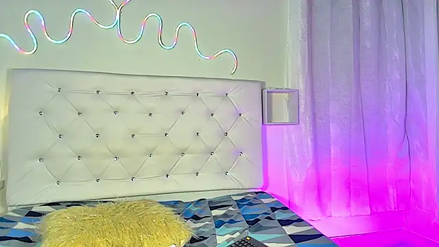 Snapshot of tatixxxvega chatting on September 19, 1:37 pm tatixxxvega online show from September 19, 1:37 pm
