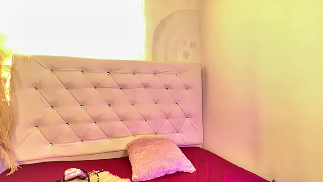 tatixxxvega online show from February 19, 1:30 pm