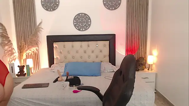 Serena Houstonn online show from March 6, 11:16 am