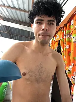 Axel-Mejia online show from December 4, 1:43 pm