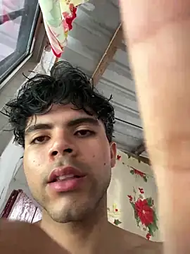 Axel-Mejia online show from February 2, 6:51 pm