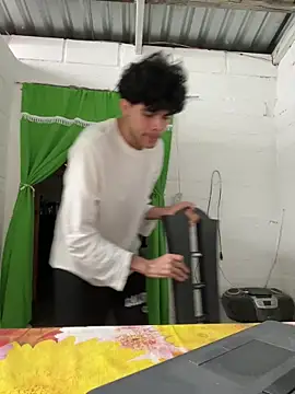 Axel-Mejia online show from March 19, 3:56 pm