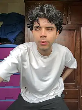 Axel-Mejia online show from November 4, 12:53 pm