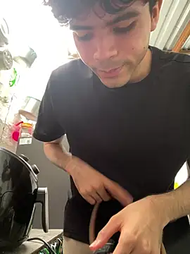 Axel-Mejia online show from April 16, 7:47 pm