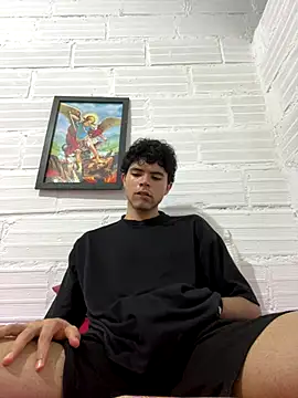 Axel-Mejia online show from October 17, 8:10 pm