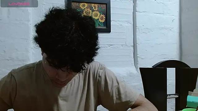 Snapshot of Axel-Mejia chatting on June 27, 2:39 am Axel-Mejia online show from June 27, 2:39 am