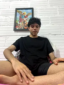 Axel-Mejia online show from October 22, 8:30 pm