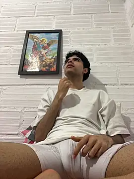 Axel-Mejia online show from October 22, 2:22 am