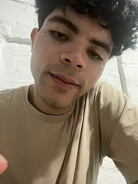 Snapshot of Axel-Mejia chatting on June 22, 2:28 am Axel-Mejia online show from June 22, 2:28 am