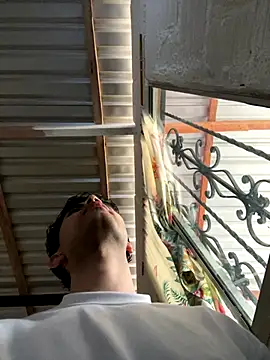 Axel-Mejia online show from November 28, 8:20 pm