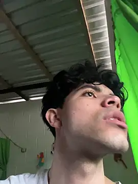 Axel-Mejia online show from April 28, 3:38 pm