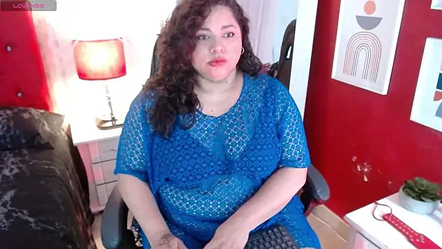 merly chica online show from December 2, 1:02 pm