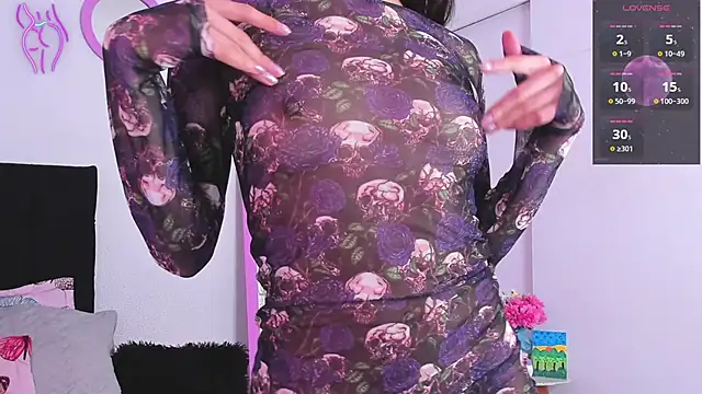 Snapshot of Aryane_art_ chatting on November 18, 8:45 pm Aryane art online show from November 18, 8:45 pm