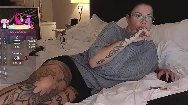 sexygilf82 online show from October 5, 9:16 pm