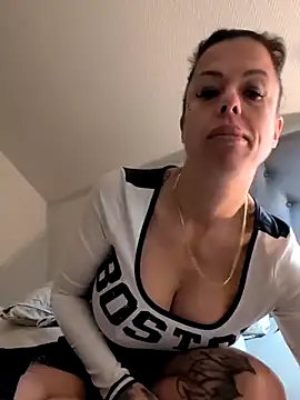 sexygilf82 online show from November 27, 12:11 am