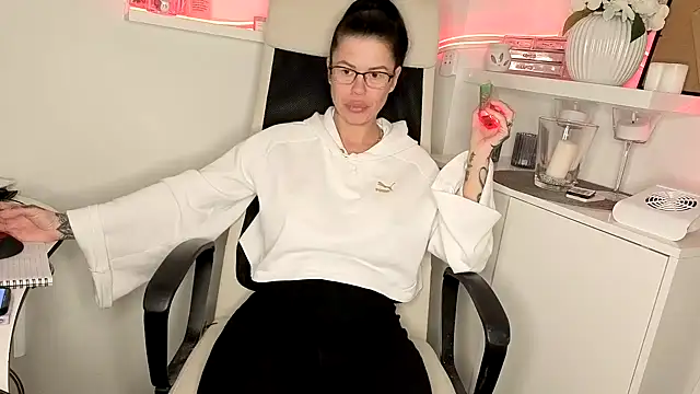 Snapshot of sexygilf82 chatting on March 25, 9:03 pm sexygilf82 online show from March 25, 9:03 pm