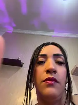 Snapshot of kendall_flower chatting on July 3, 1:50 pm kendall flower online show from July 3, 1:50 pm