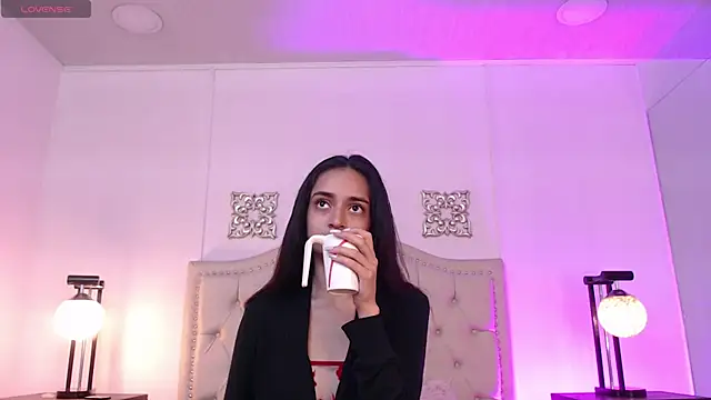 Snapshot of Leilani- chatting on October 14, 3:34 pm Leilani- online show from October 14, 3:34 pm